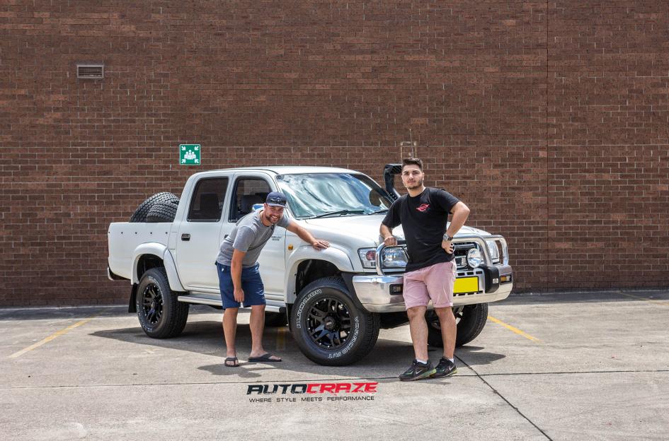 TOYOTA HILUX N70 4WD CLIFF MATTE BLACK 